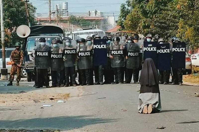 /english/multimedia/police-shooting-at-protesters-gallery-02282021224916.html/007.jpg