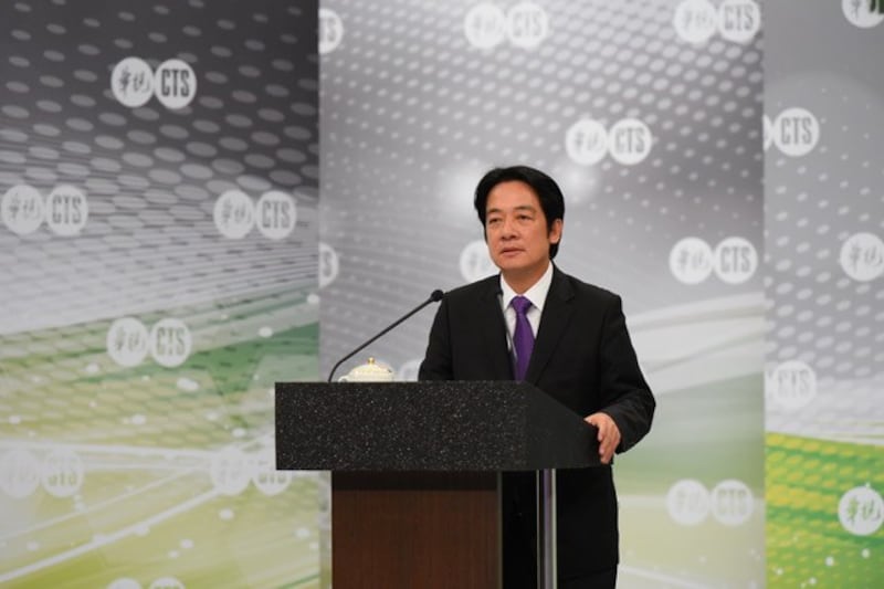 赖清德强调推动中国民主化,才能确保台湾安全。(民进党中央提供)